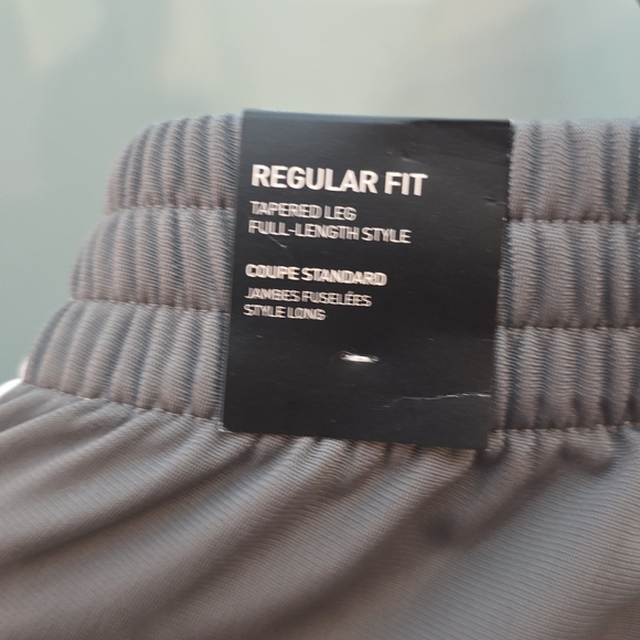 Adidas Mens, Jacket and taper Pants Green size XL, SUITS MULTI  SPORT grey four. - Picture 16 of 16